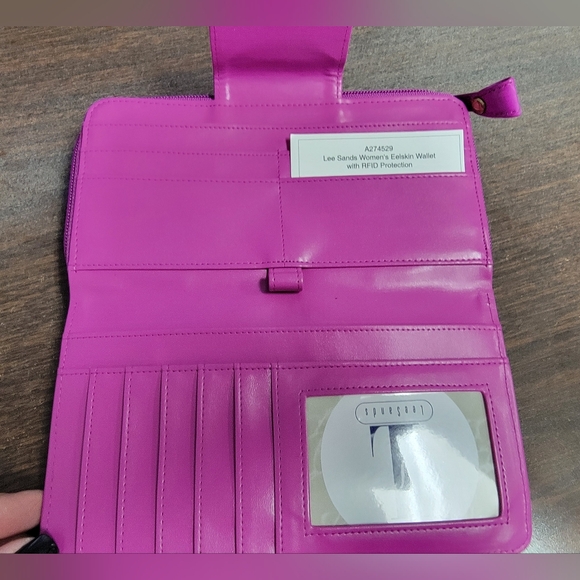 New-Beautiful Magenta/Pink Lee Sands Eelskin Wallet W/ RFID Protection - Picture 7 of 9
